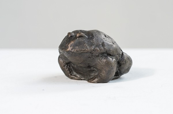 Frosch 1 Bronzeguss, 2004, 4 cm hoch , Auflage 12 Exemplare